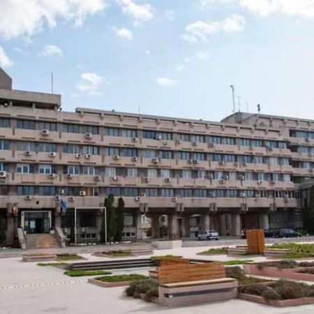 Tribunal Apartament Langa Faleza Dunarii Brăila Esterno foto