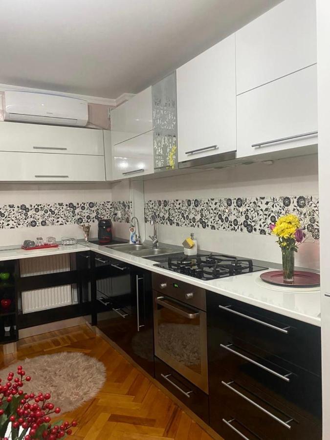 Tribunal Apartament Langa Faleza Dunarii Brăila Esterno foto