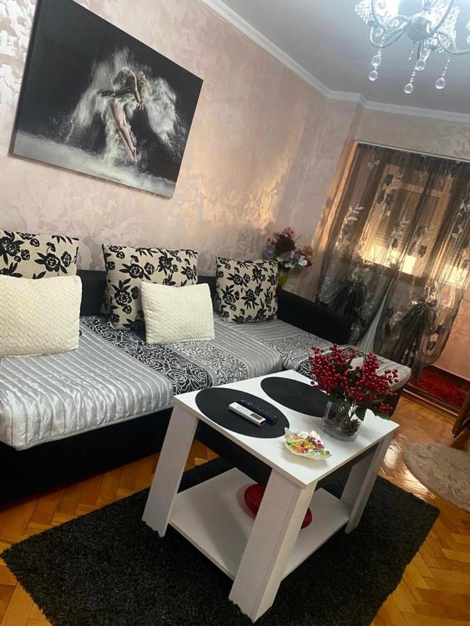 Tribunal Apartament Langa Faleza Dunarii Brăila Esterno foto