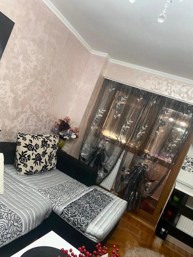 Tribunal Apartament Langa Faleza Dunarii Brăila Esterno foto